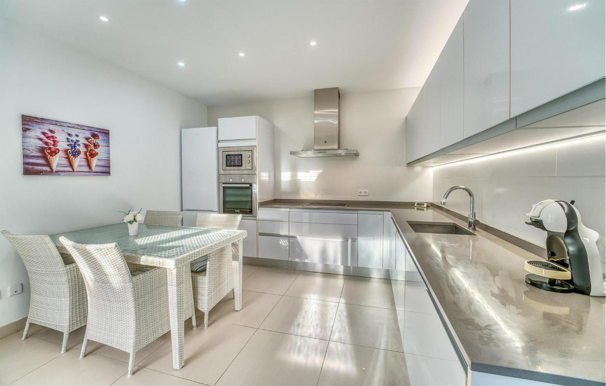 Ferienhaus Lovely In With Kitchen Alcúdia
